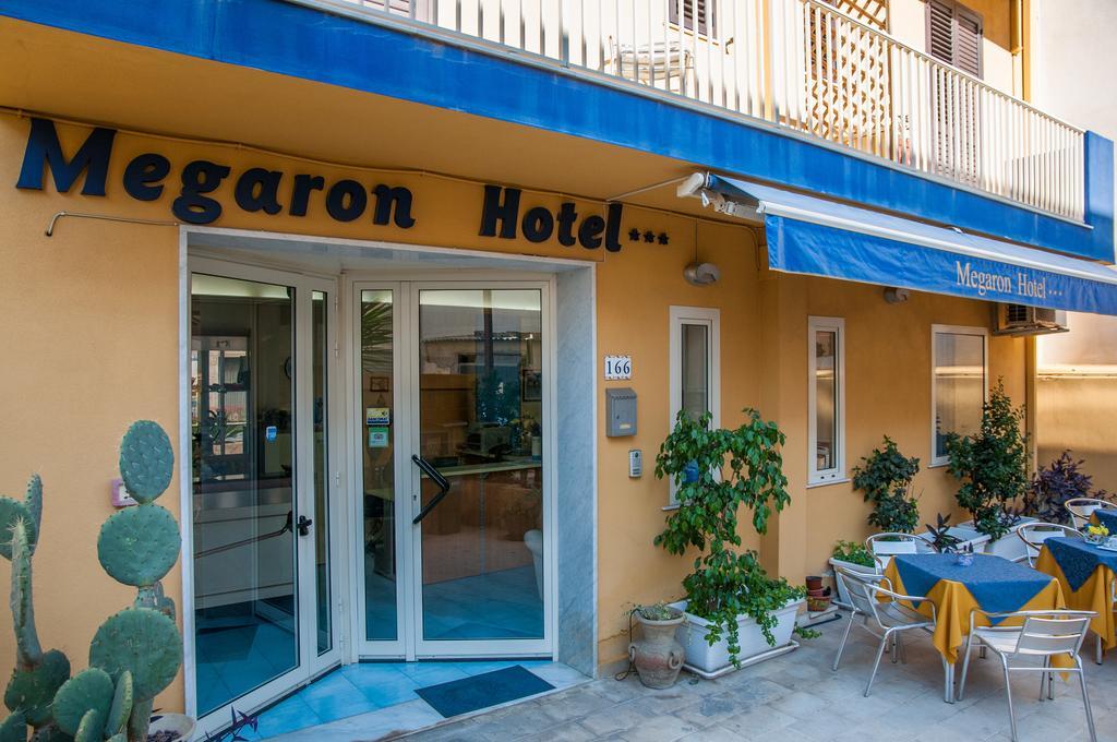 Megaron Hotel Поццалло Екстер'єр фото