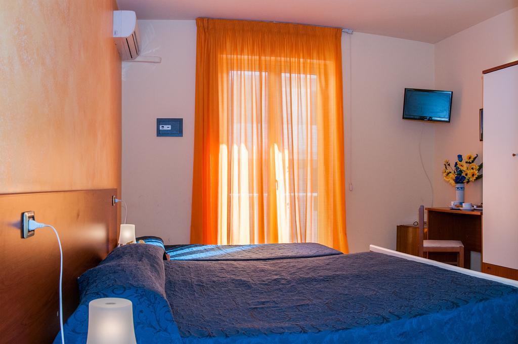 Megaron Hotel Поццалло Екстер'єр фото
